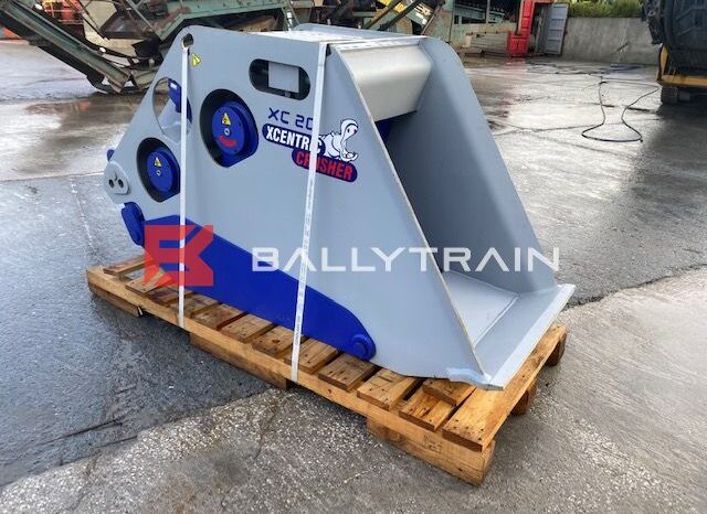 XCENTRIC XC20 Crusher Bucket full