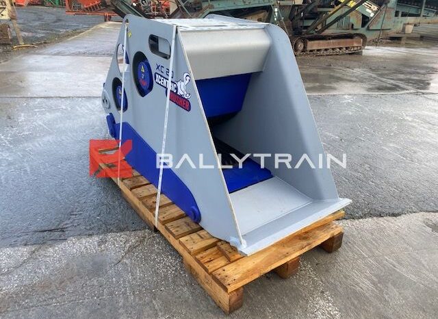 XCENTRIC XC20 Crusher Bucket full