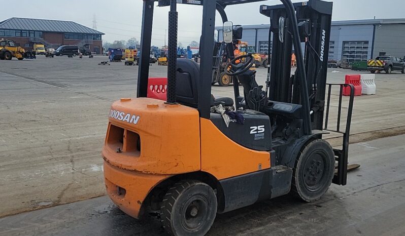 2014 Doosan D255-3 Forklifts For Auction: Leeds, UK – 30th April, 1st, 2nd & 3rd May 25 full