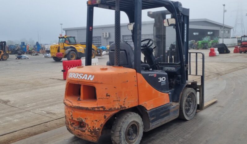 2015 Doosan D305-5 Forklifts For Auction: Leeds, UK – 30th April, 1st, 2nd & 3rd May 25 full