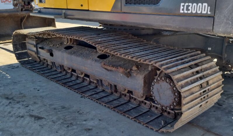 2015 Volvo EC300DL 20 Ton+ Excavators For Auction: Leeds, UK – 30th April, 1st, 2nd & 3rd May 25 full