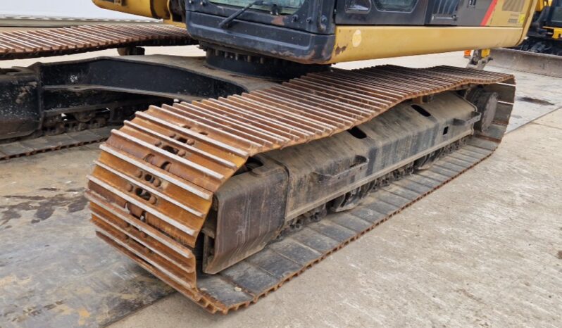 2017 CAT 320FL 20 Ton+ Excavators For Auction: Leeds, UK – 30th April, 1st, 2nd & 3rd May 25 full