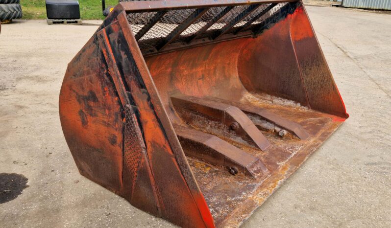 4.35m³ Toe Tip Loader Bucket