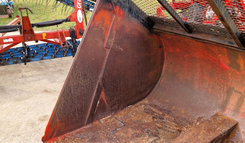 4.35m³ Toe Tip Loader Bucket full