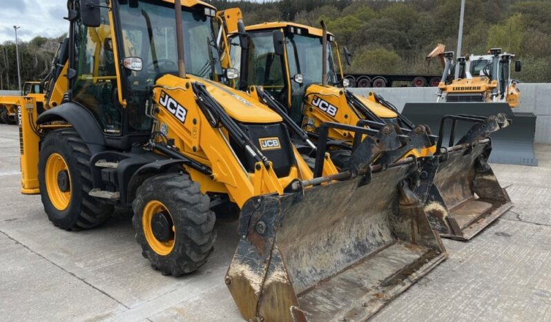 2021 3CX Sitemaster Plus, Backhoe Loader.