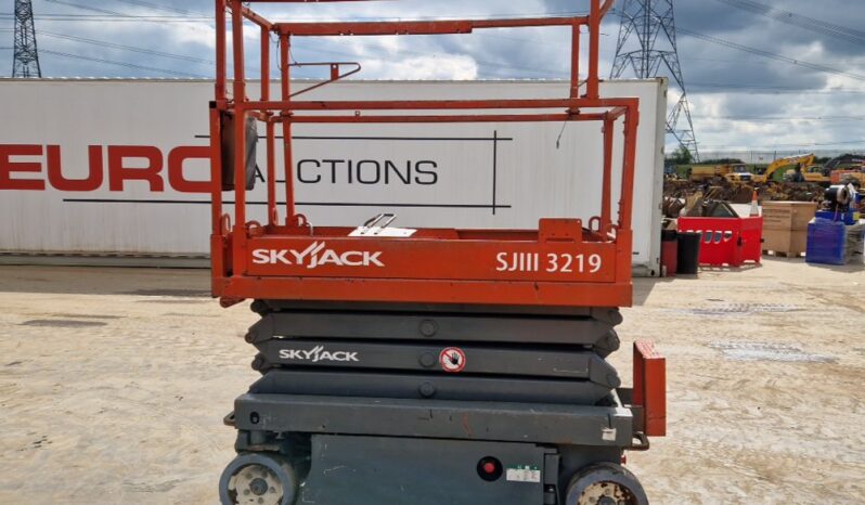 SkyJack SJ3219 Manlifts For Auction: Leeds, UK – 30th April, 1st, 2nd & 3rd May 25 full
