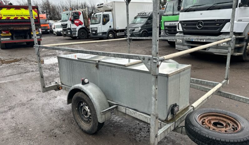 2001 RM TRAILERS CANOE  For Auction on 2025-05-20 at 08:30 full