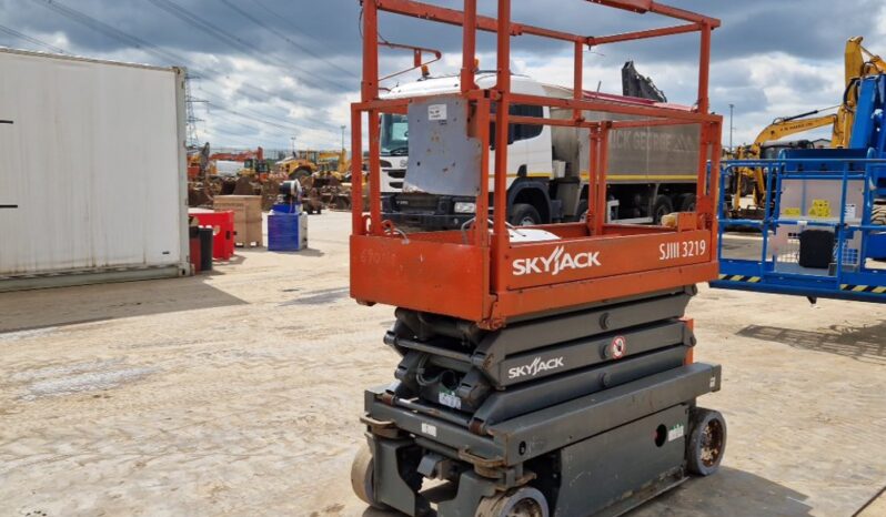 SkyJack SJ3219 Manlifts For Auction: Leeds, UK – 30th April, 1st, 2nd & 3rd May 25