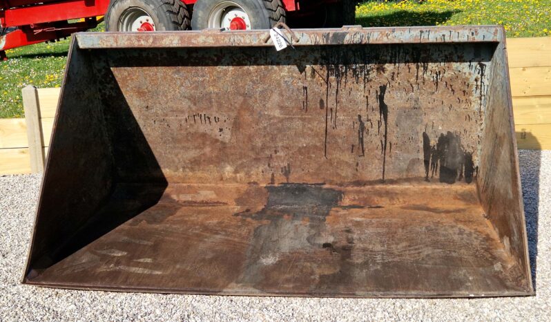 2008 Suton 2m³ Grain Bucket full