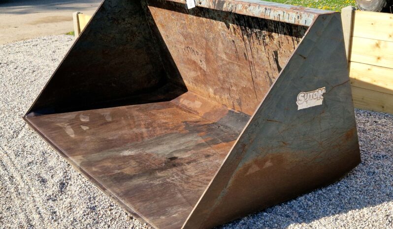 2008 Suton 2m³ Grain Bucket full