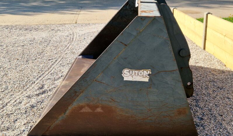 2008 Suton 2m³ Grain Bucket full