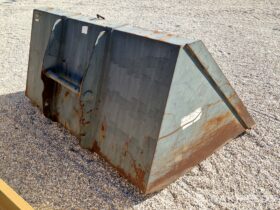 2008 Suton 2m³ Grain Bucket full