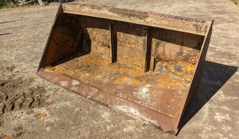 Manitou Bucket