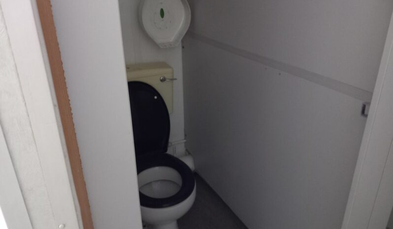 1 BRITCAB TOILET BLOCK CONTAINER 2 CUBICLES 3 URINALS 2 SINKS 240V ELECTRICS 7.3M X 2.4M  For Auction on 2025-05-28 For Auction on 2025-05-28 full