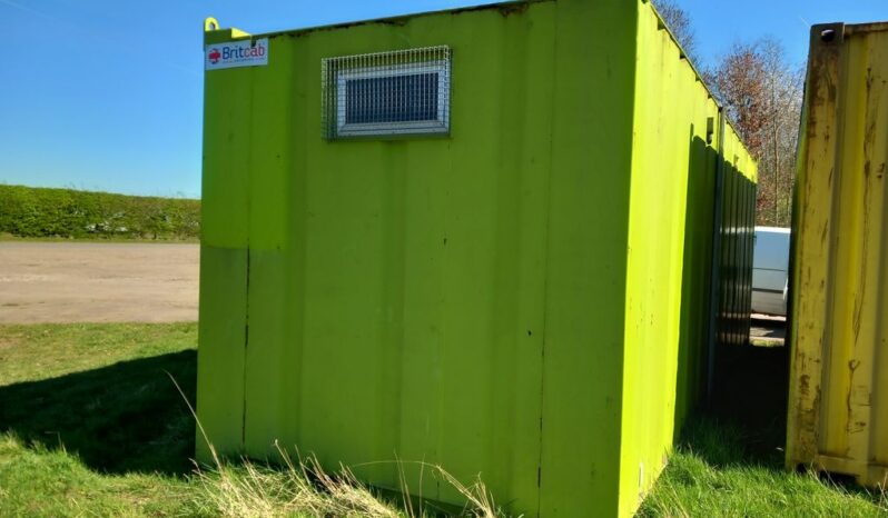 1 BRITCAB TOILET BLOCK CONTAINER 2 CUBICLES 3 URINALS 2 SINKS 240V ELECTRICS 7.3M X 2.4M  For Auction on 2025-05-28 For Auction on 2025-05-28 full