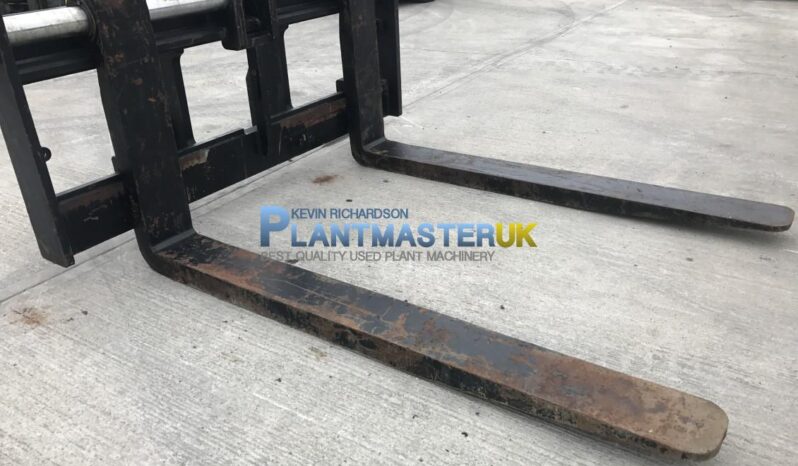 Forks and Carraige to suit 25 ton forklift unused full