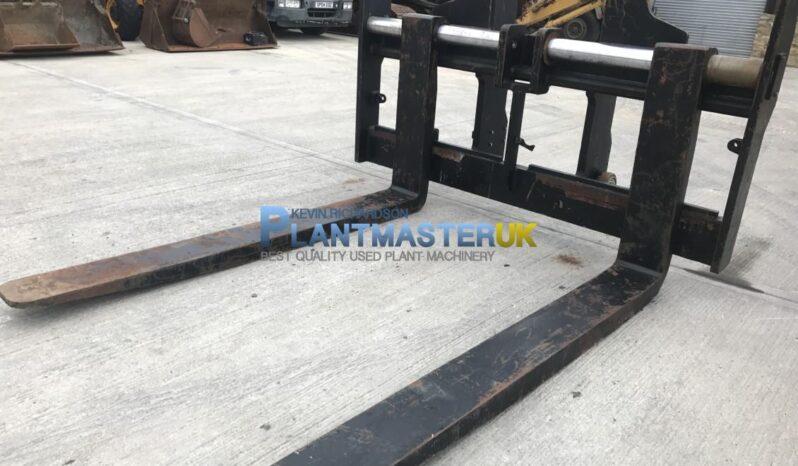 Forks and Carraige to suit 25 ton forklift unused full