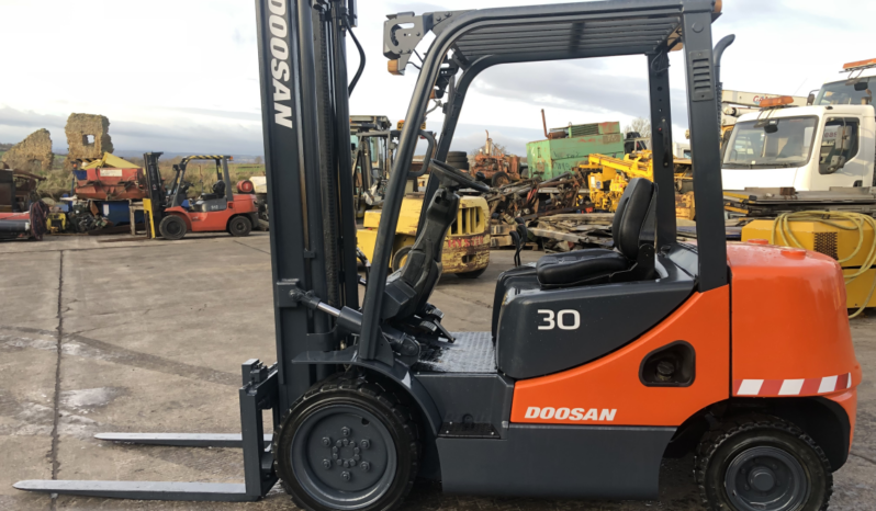 Doosan D30S-5,3 ton diesel forklift full