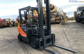 Doosan D30S-5,3 ton diesel forklift full