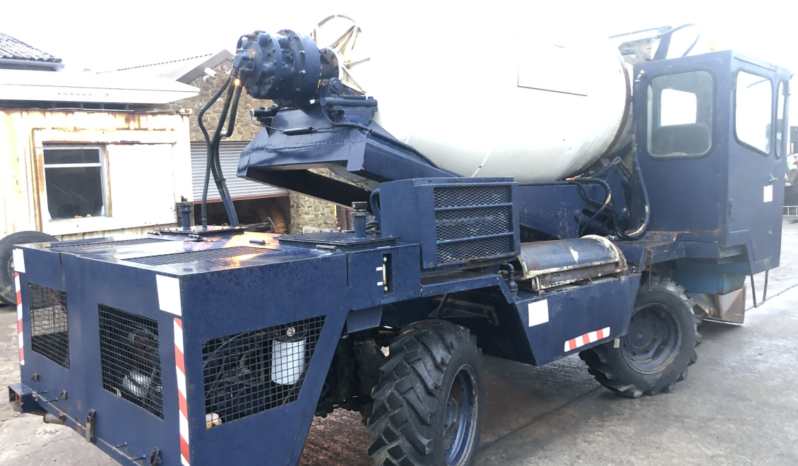 Utranazz 28 AH All terrain. self loading 4x4x4 cement mixer full
