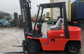Toyota FD 25, 2.5 ton diesel forklift full
