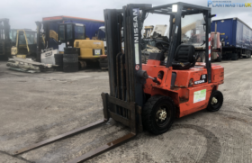 Nissan FD 25,2.5 ton diesel container spec forklift