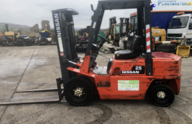 Nissan FD 25,2.5 ton diesel container spec forklift full