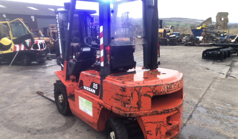 Nissan FD 25,2.5 ton diesel container spec forklift full