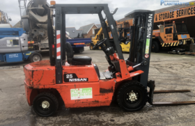 Nissan FD 25,2.5 ton diesel container spec forklift full