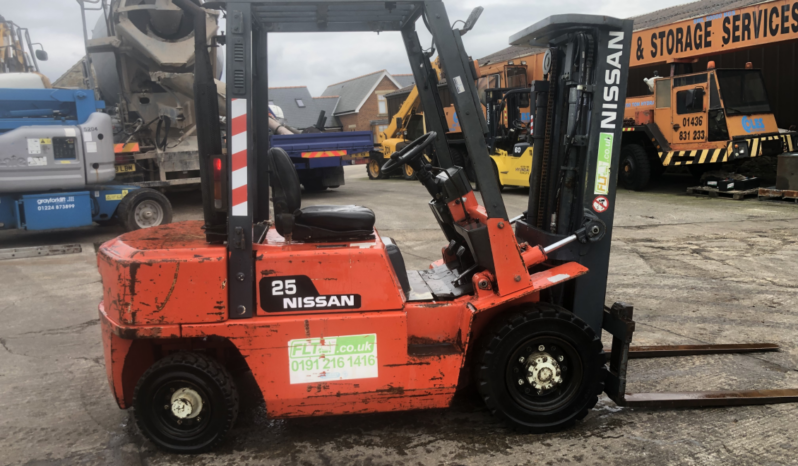 Nissan FD 25,2.5 ton diesel container spec forklift full