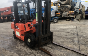Nissan FD 25,2.5 ton diesel container spec forklift full