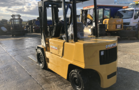 CAT 30 diesel 3 ton container spec forklift full